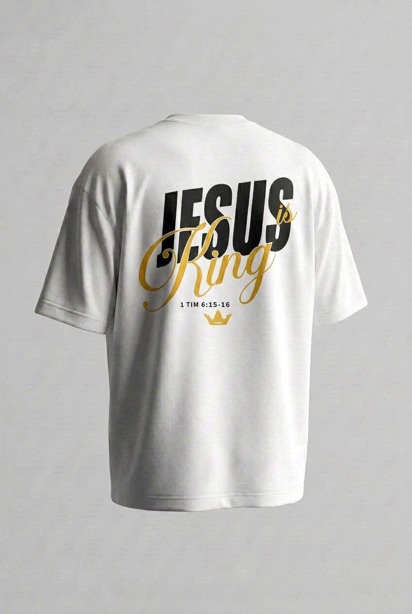 CAMISETA OVERSIZE BLANCA JESUS IS KING LETRA DORADO