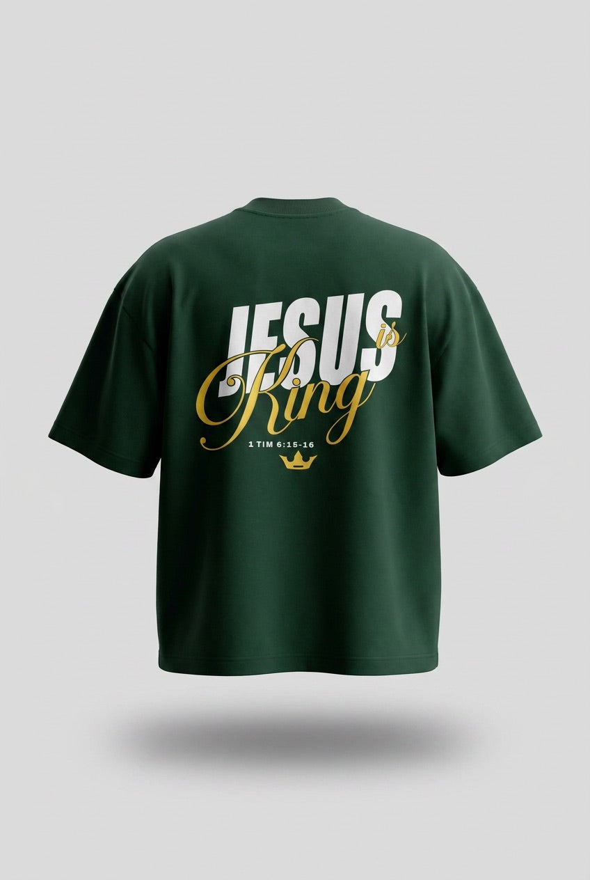 CAMISETA OVERSIZE VERDE JESUS IS KING LETRA DORADA