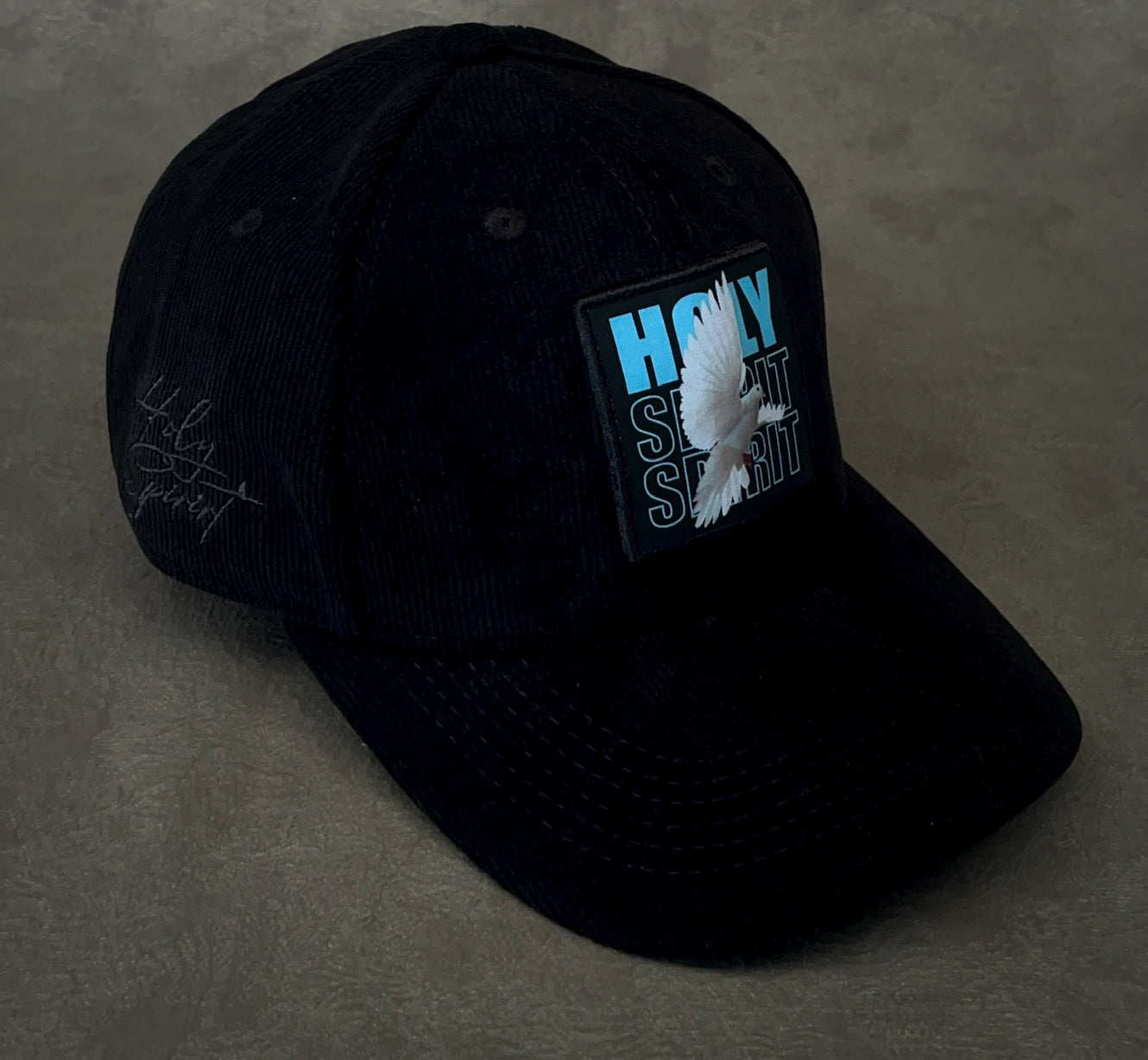 GORRA PREMIUN CURVA NEGRA HOLY SPIRIT