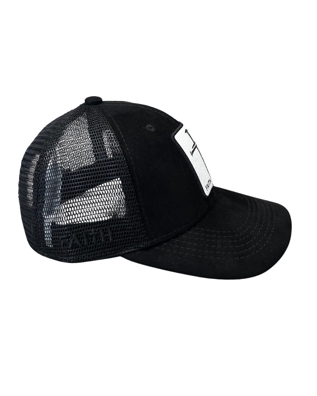 Gorra negra clavos
